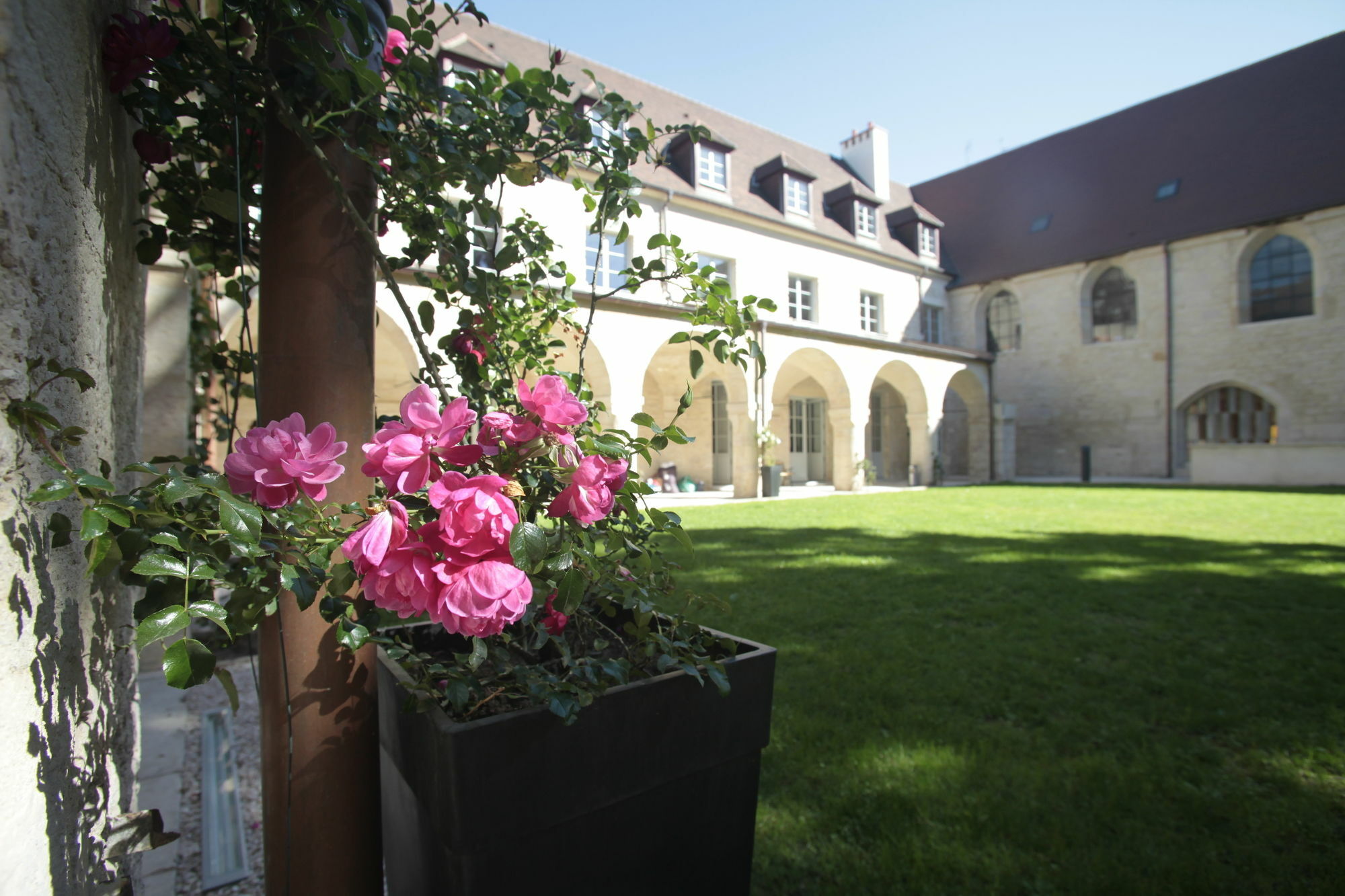 Odalys City Dijon Les Cordeliers Aparthotel Exterior photo